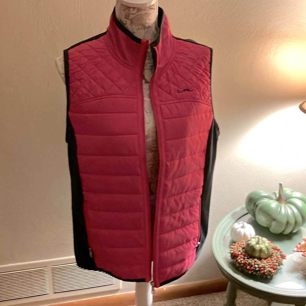 L-RL LAUREN ACTIVE VEST. HOT PINK SLEEVELESS VEST WITH POCKETS BOTH INSIDE & OUT